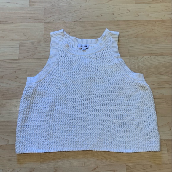 525 High-Neck Knit Sweater Vest -W/ Defect - Picture 2 of 5